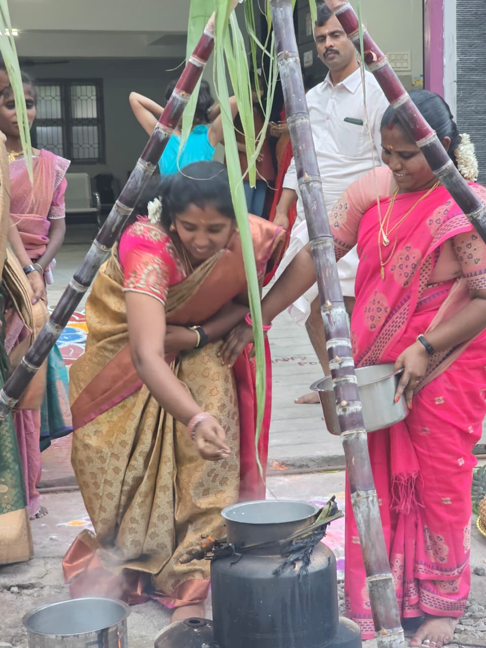 pongal celebration nellai eye care with staff